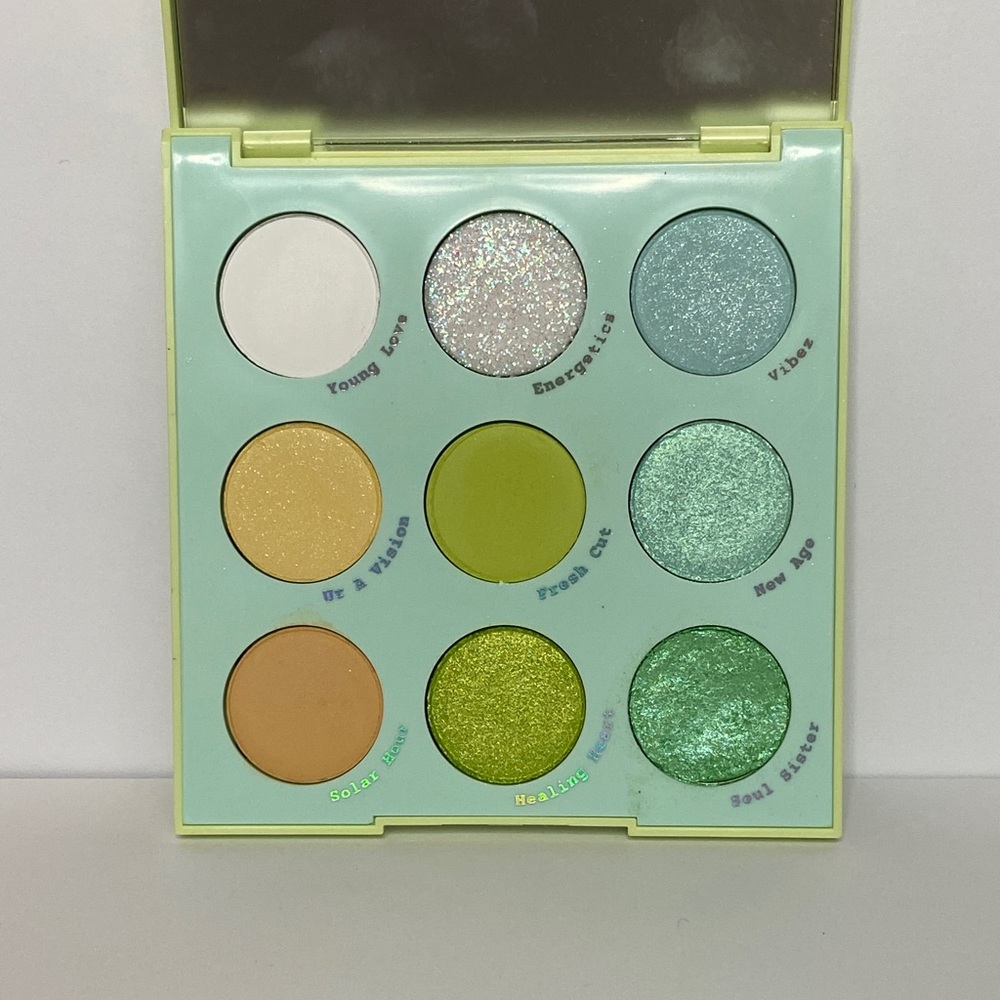 Colourpop Aura & Out Pallete (Limited Edition)